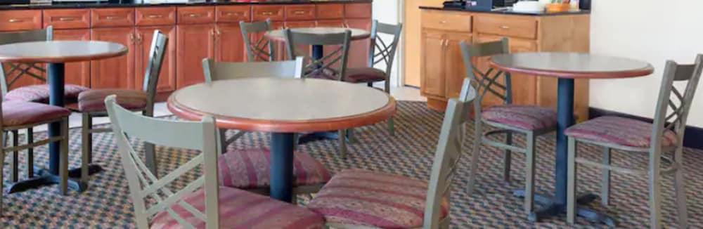 Sleep Inn & Suites Tuscaloosa Buitenkant foto
