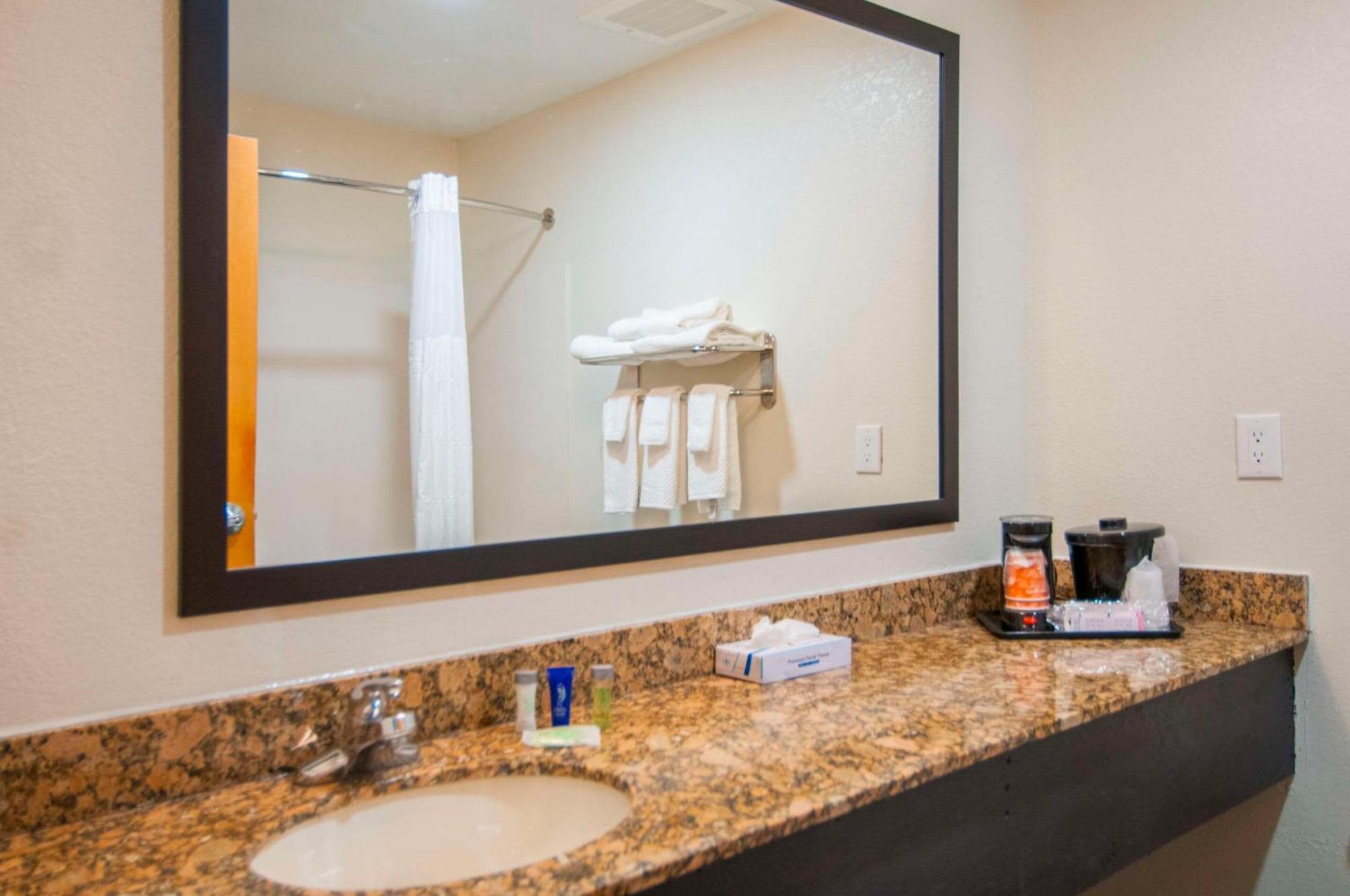 Sleep Inn & Suites Tuscaloosa Buitenkant foto